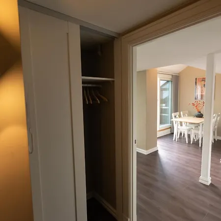 Floor - View & Balcony In Center أوسلو