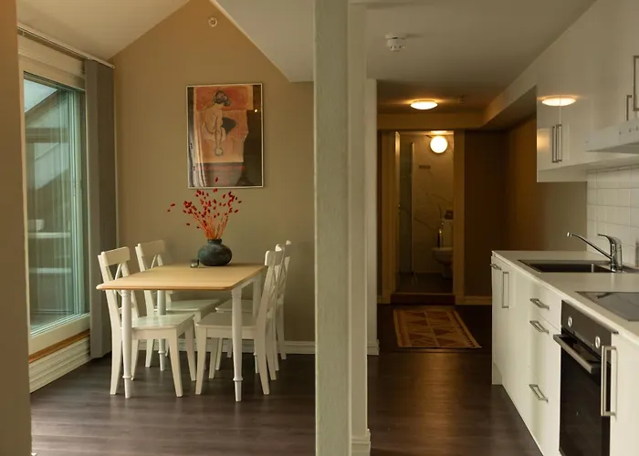 Floor - View & Balcony In Center Apartment *