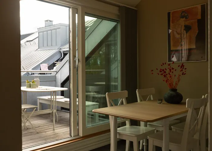 Floor - View & Balcony In Center Apartment